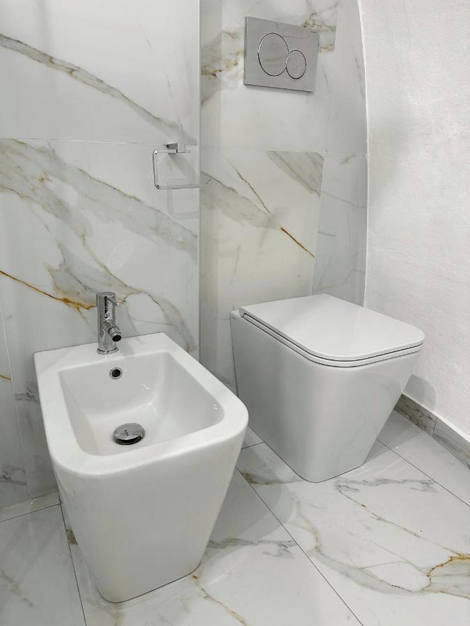 Dimora Bianca Apartment Catania Bagian luar foto